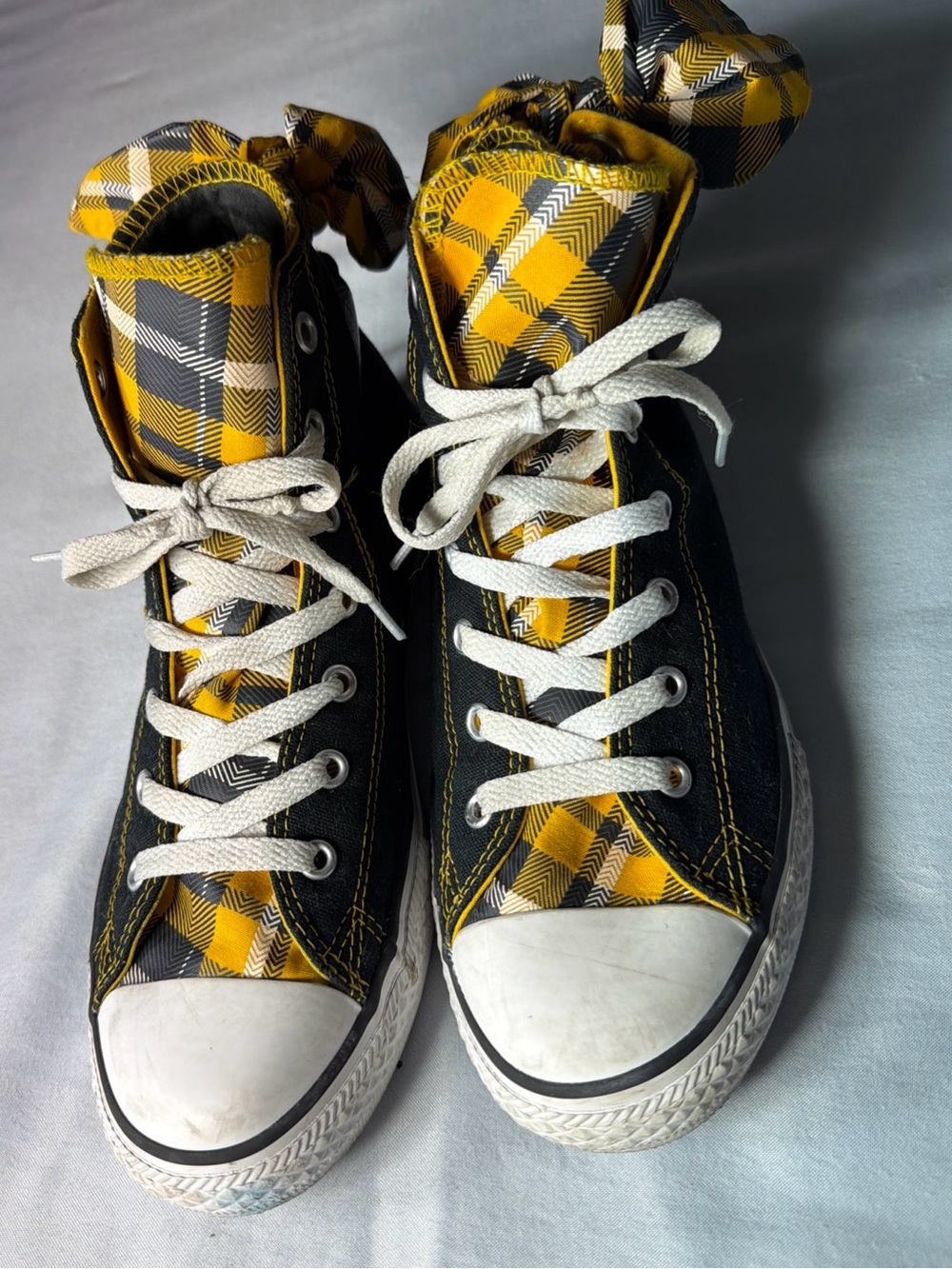 Converse Kids High-Top Sneakers in Black and Yellow Plaid